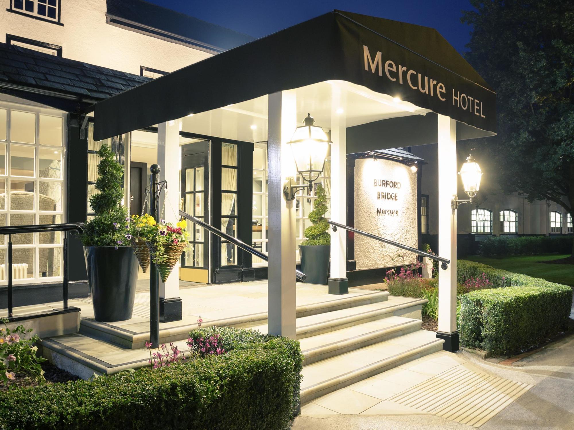 Mercure Box Hill Burford Bridge Hotel Dorking Esterno foto